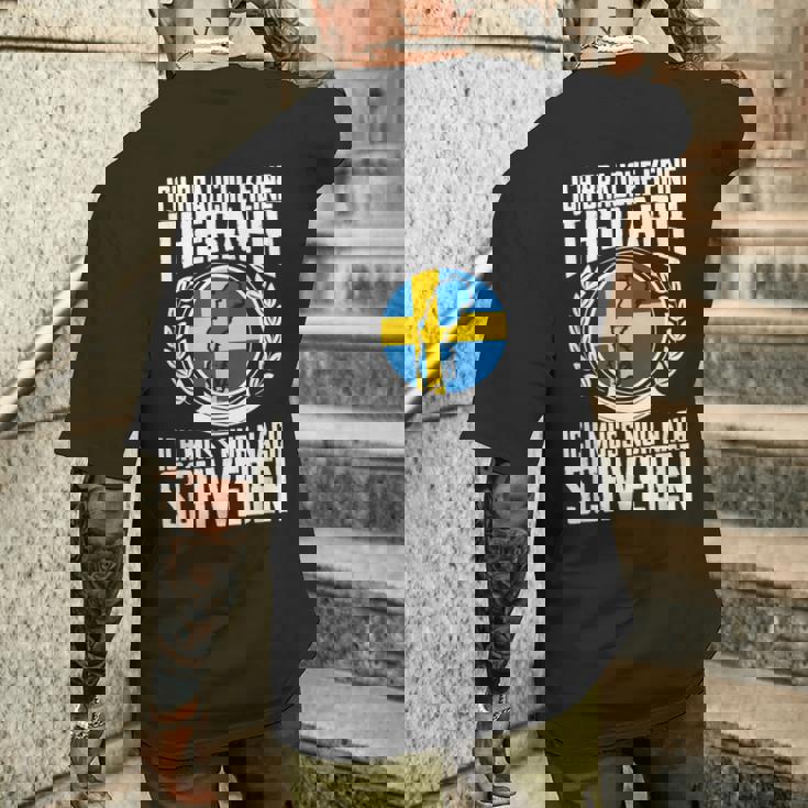 Keine Therapie Ich Muss Nur Nach Sweden T-Shirt mit Rückendruck Geschenke für Ihn
