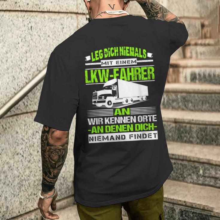 Leg Dich Niemal Mit A Lorry Driver An Fernfahrer Trucker T-Shirt mit Rückendruck Geschenke für Ihn