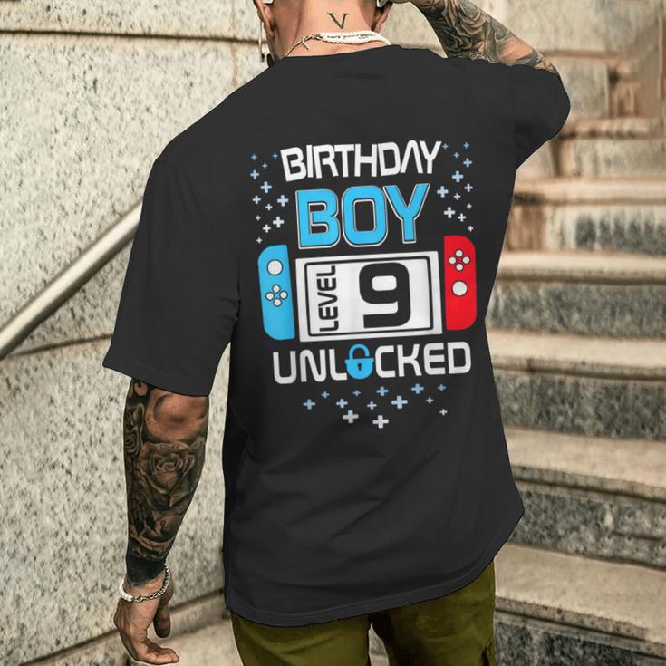 Level 9 Freigeschaltet 9 Geburtstag 9-Jähriger Junge T-Shirt mit Rückendruck Geschenke für Ihn