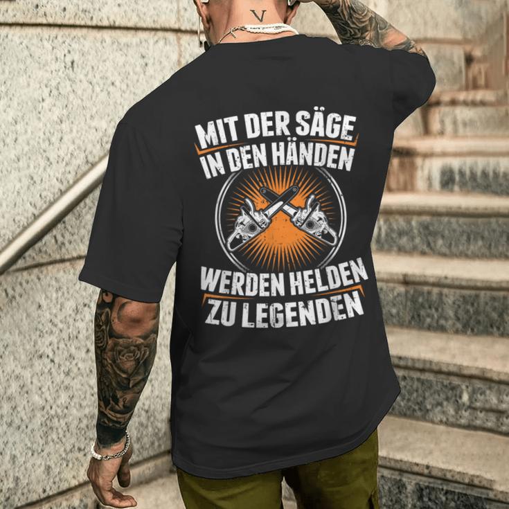 Mit Der Säge In Den Händen Werden Helden Zu Legenden Holz T-Shirt mit Rückendruck Geschenke für Ihn