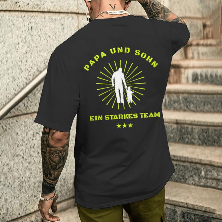 Papa & Sohn Ein Starkes Team Partnerlook Für Beide T-Shirt mit Rückendruck Geschenke für Ihn