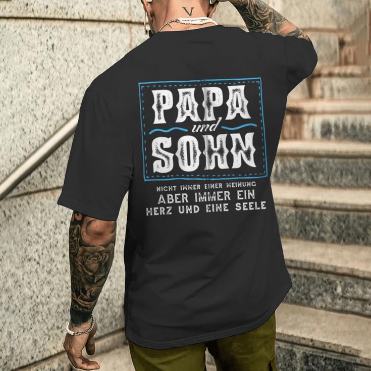 Papa Und Sohnnicht Immer Einer Meinung Aber Herz Und Seele Kapuzenjacke T-Shirt mit Rückendruck Geschenke für Ihn