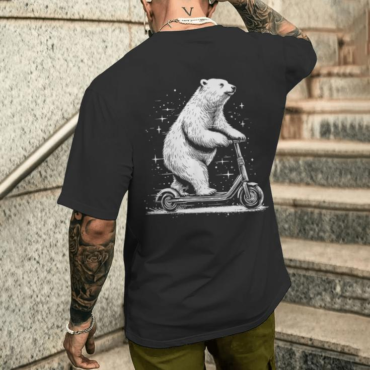 Polar Bear On An E-Scooter T-Shirt mit Rückendruck Geschenke für Ihn