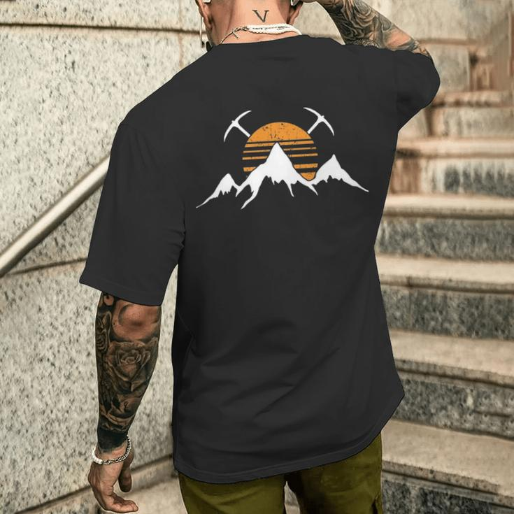 Retro Mountain Ice Climbing Bouldering Men's T-shirt Back Print Gifts for Him