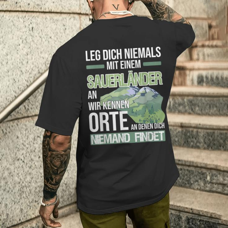 Sauerland Schwarzes Kurzärmliges Herren-T-Kurzärmliges Herren-T-Shirt - Niemals mit Einem Sauerländer Anlegen Geschenke für Ihn