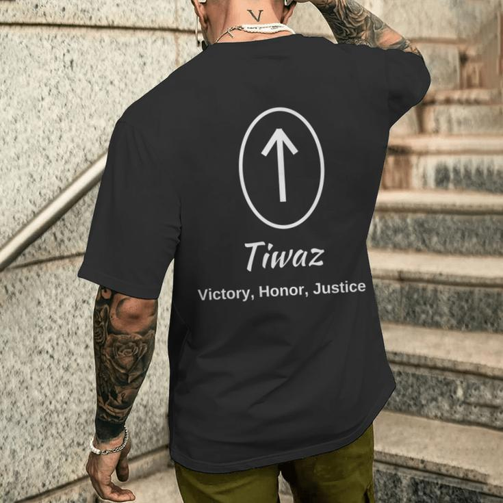 Tiwaz Rune Alphabet Norse Viking Runika T-Shirt mit Rückendruck Geschenke für Ihn
