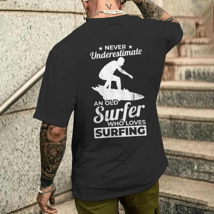 Never Underestimate An Old Surfer Surfing Grandpa Men's T-shirt Back Print Gifts for Him
