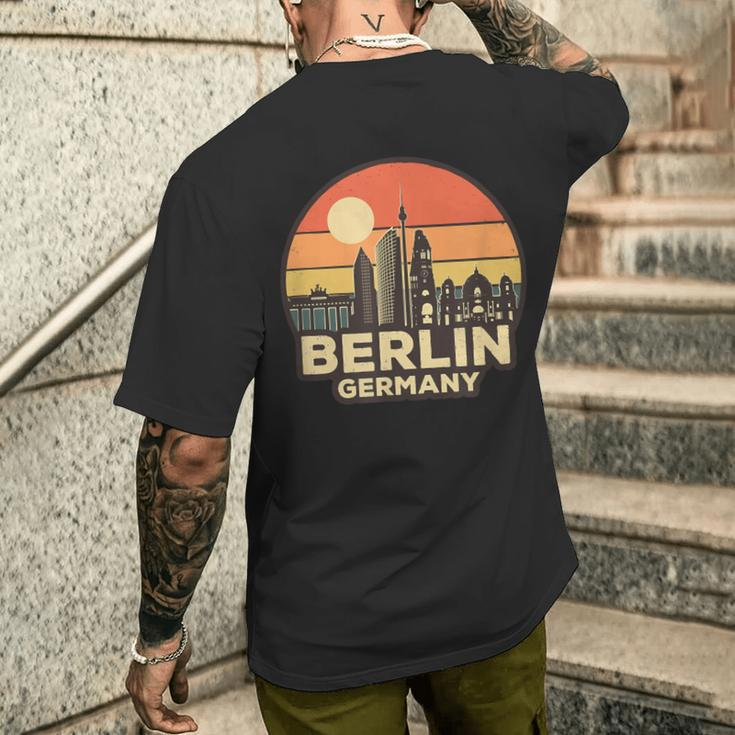 Vintage Skyline Berlin T-Shirt mit Rückendruck Geschenke für Ihn