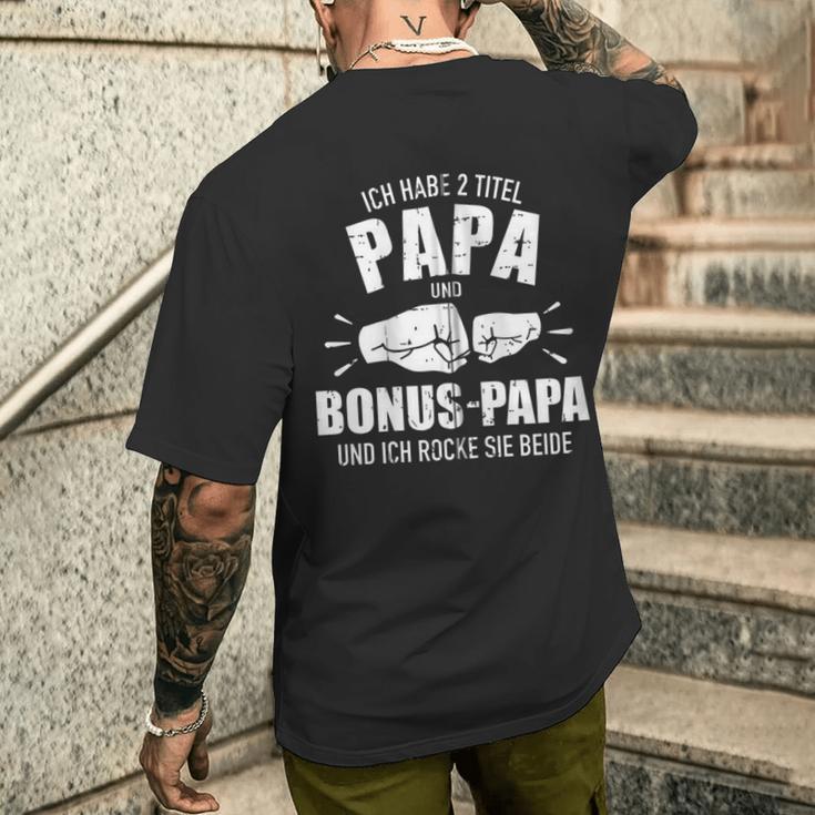 Zwei Titel Papa Und Bonus Papa Und Rocke Sie Beide Fäuste Kapuzenjacke T-Shirt mit Rückendruck Geschenke für Ihn