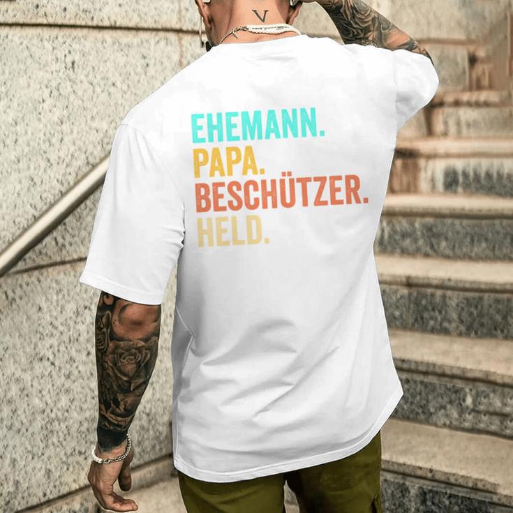 Ehemann Papa Beschützer Heldatertag T-Shirt mit Rückendruck Geschenke für Ihn