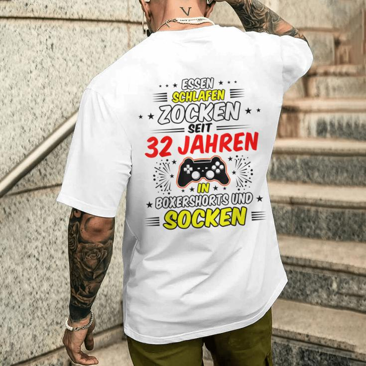Essen, Schlafen, Zocken Kurzärmliges Herren-T-Kurzärmliges Herren-T-Shirt - Seit 32 Jahren Gamer in Boxershorts & Socken Geschenke für Ihn