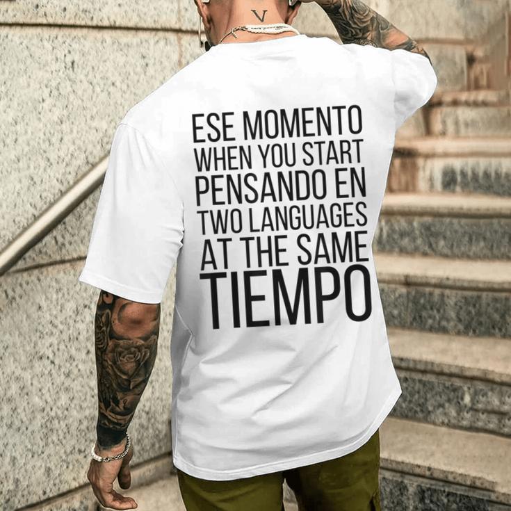 Bilingual English Español Spanish Ingles Spanglish Gray T-Shirt mit Rückendruck Geschenke für Ihn