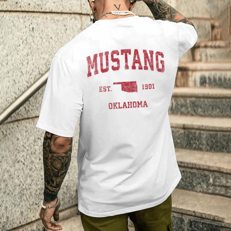 Mustang Oklahoma Ok Vintage Sports Red PrintS T-Shirt mit Rückendruck Geschenke für Ihn