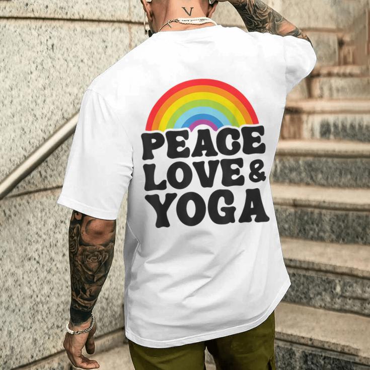 Peace Love & Yoga Regenbogen Hippie Retro Yoga T-Shirt mit Rückendruck Geschenke für Ihn