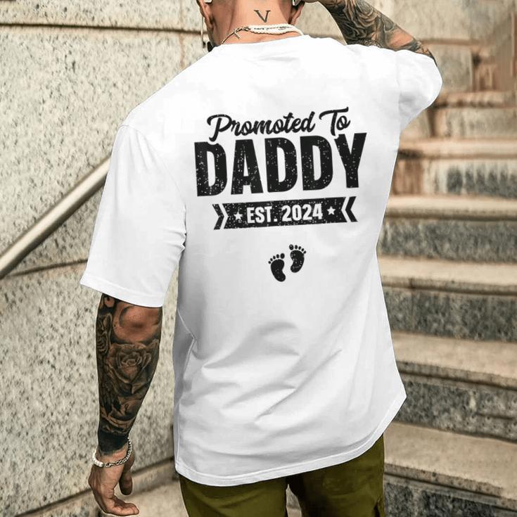 Promoted To Daddy Est 2024 Baby-Geschenke Für Neuen Papa T-Shirt mit Rückendruck Geschenke für Ihn