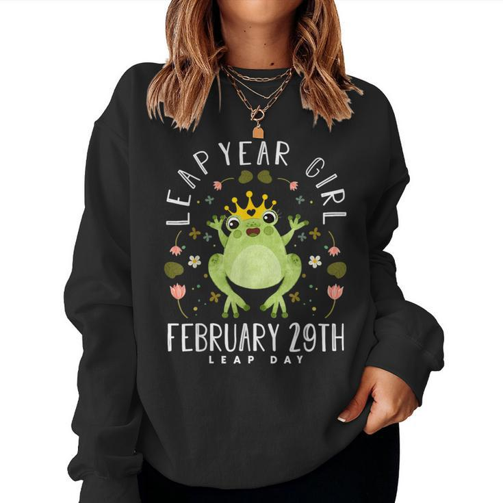 Leap Year Girl Cute Frog Leap Day Birthday Girls Women Sweatshirt