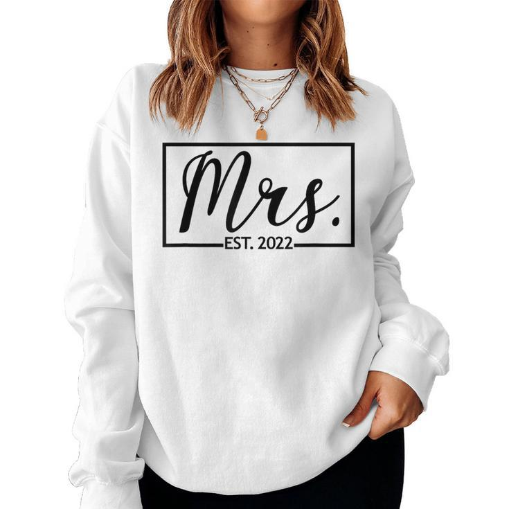 Mrs Est 2022 Married Wedding Wife Husband Mr Matching Women Sweatshirt