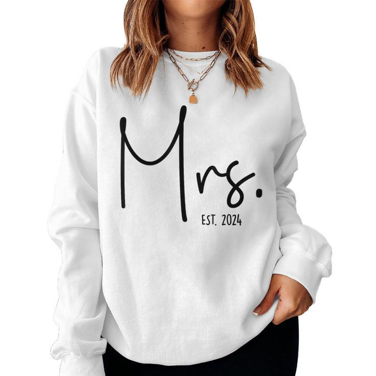 Mrs Est 2024 Just Married Wedding Wife Hubby Mr & Mrs Women Sweatshirt