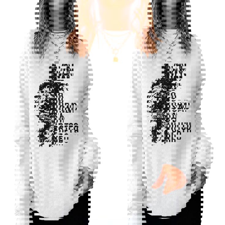 Retro Man Of God Husband Dad Protector Hero Dad Christian Women Sweatshirt