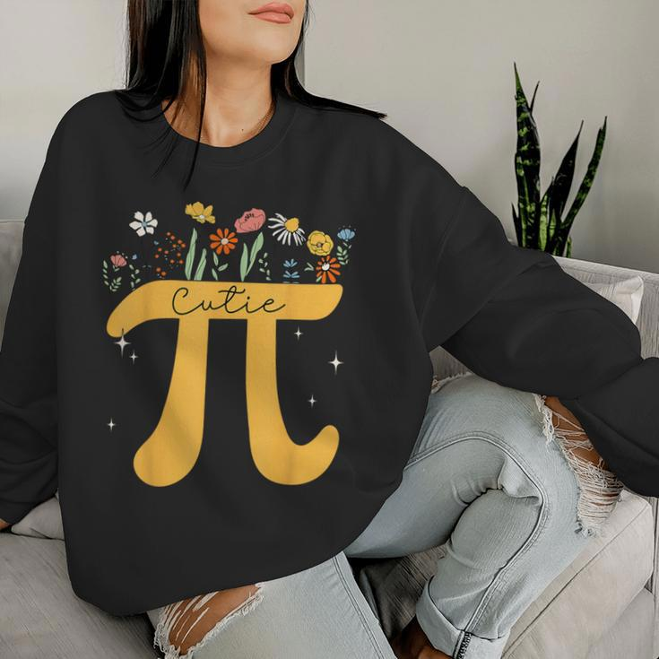 Cutie Pi Wildflower Flower Pi Day Girls Math Lover Women Sweatshirt Gifts for Her
