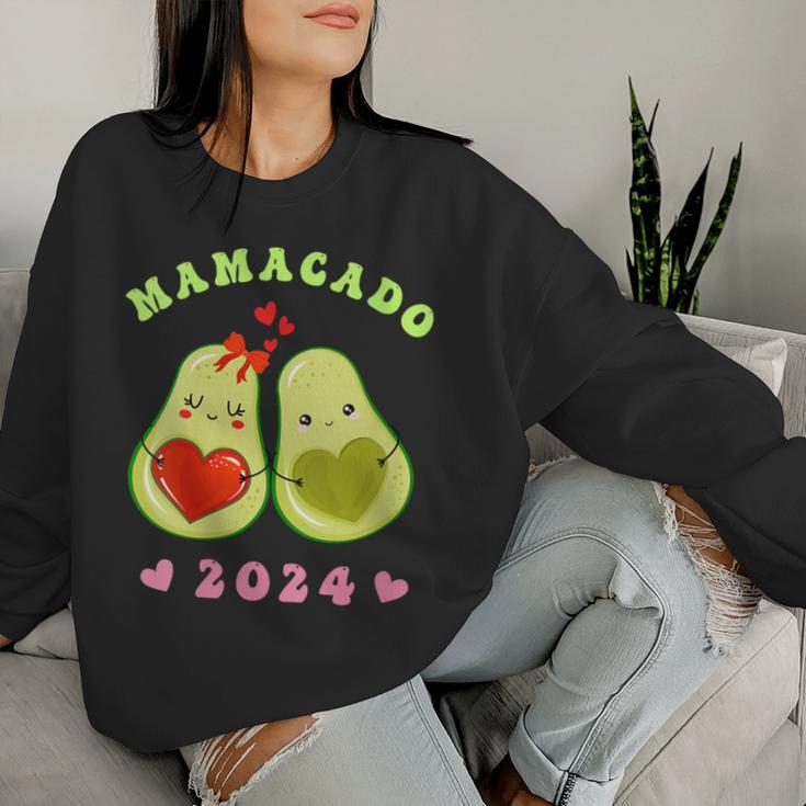 Damen Lustige Mamacado Für Mama 2024 Schwangerschafterkünden Mit-Ausschnitt Sweatshirt Frauen Geschenke für Sie