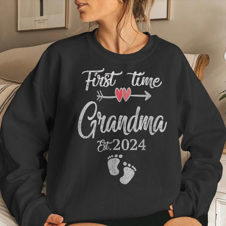 First Time Grandma 2024 Cute Heart Mother's Day New Grandma Women Sweatshirt Gifts for Her
