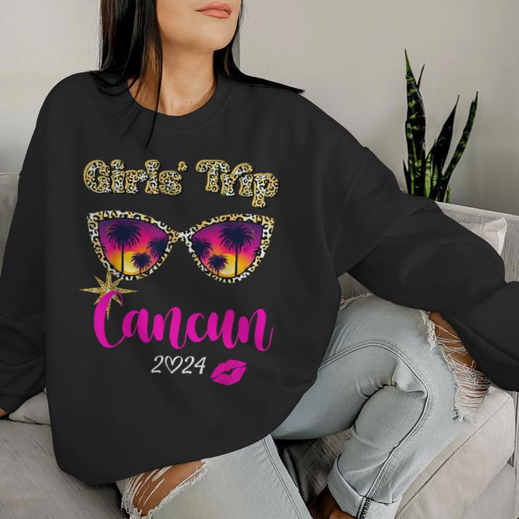 Girls Trip Cancun 2024 Beach Weekend Birthday Squad Women Sweatshirt Gifts for Her