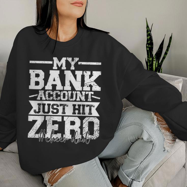 Mein Bankkonto Ist Gerade Auf Null Gefallen Jubel Papa Lustigeratertag Sweatshirt Frauen Geschenke für Sie