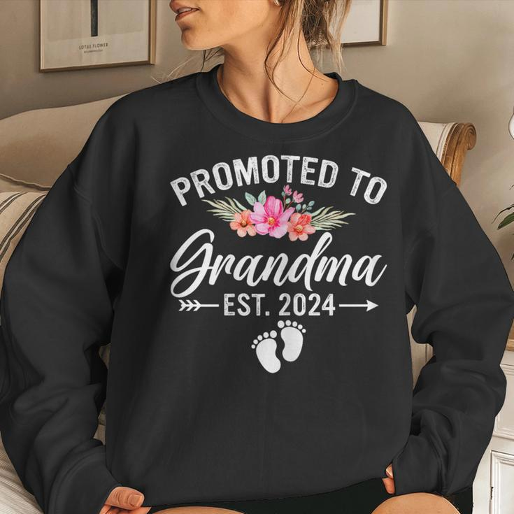 Promoted To Grandma 2024 First Time New Grandma Pregnancy Women Sweatshirt Gifts for Her