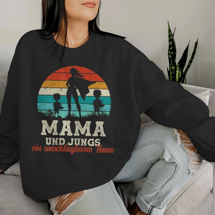 Team Mama Zwei Söhne Superheld Muttertag Stolze Super Mama Sweatshirt Frauen Geschenke für Sie