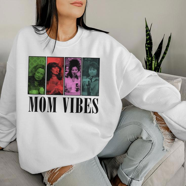 90’S Mom Vibes Vintage Retro Mom Life Mother Day Women Sweatshirt Gifts for Her