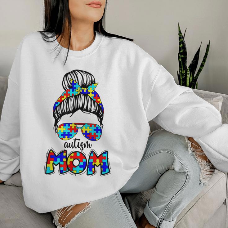 Autism Mum Messy Bun Cute Puzzle Autism Awareness Mum Gray Sweatshirt Frauen Geschenke für Sie