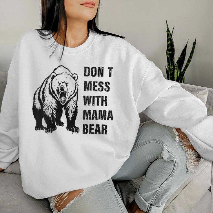 Damen Retro Don't Mess With Mama Bear Lustiger Muttertag Mit-Ausschnitt Sweatshirt Frauen Geschenke für Sie