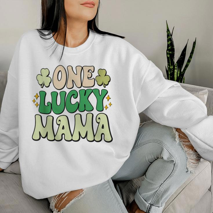One Lucky Mama Groovy Retro Mama St Patrick's Day Women Sweatshirt Gifts for Her