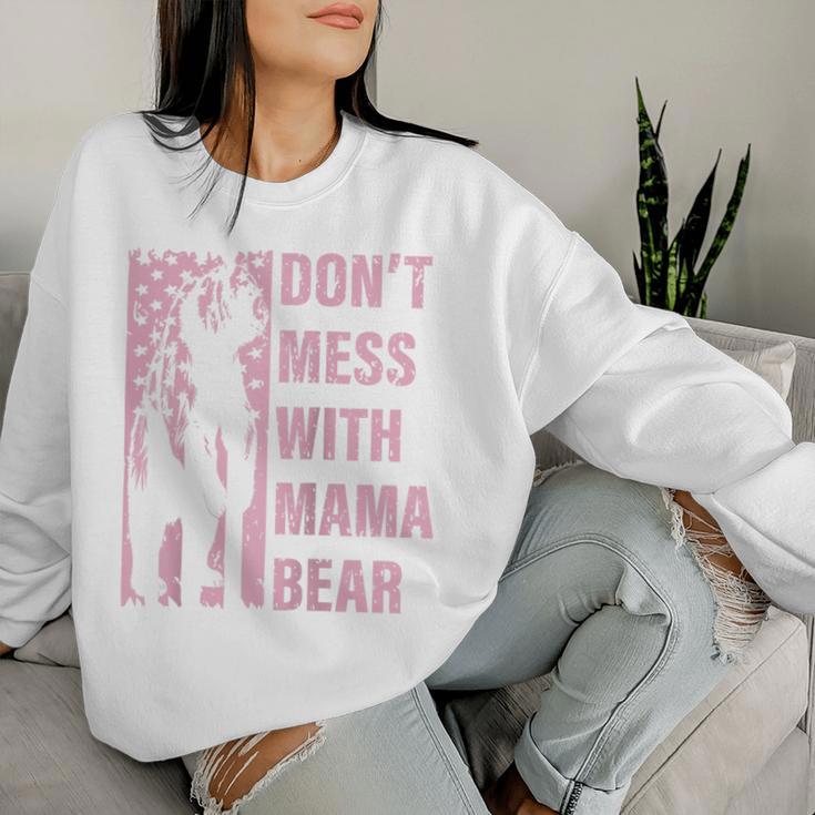 Retro Don't Mess With Mama Bear Lustiger Muttertag Raglan Sweatshirt Frauen Geschenke für Sie