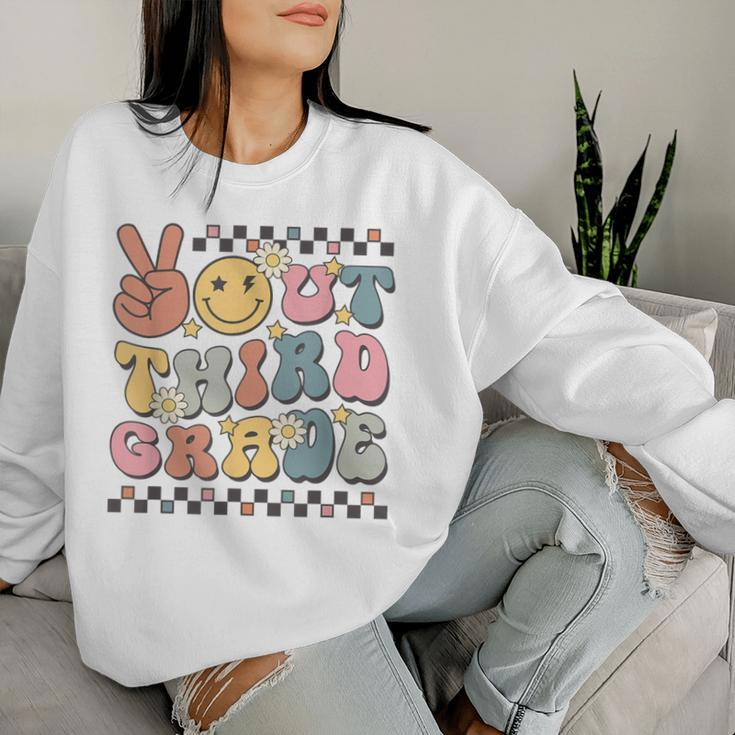 School Last Day Of 3Rd Grade Groovy Peace Out Third Grade Women Sweatshirt Gifts for Her
