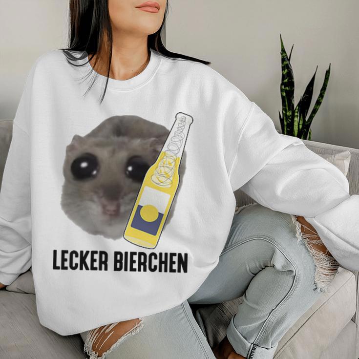 Tasty Beer X Sad Hamster Meme Tornado Boy Beer Fun Sweatshirt Frauen Geschenke für Sie