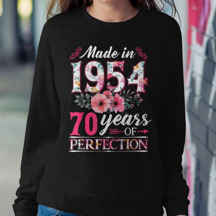 70 Year Old Made In 1954 Floral Flower 70Th Birthday Womens Women Sweatshirt Unique Gifts