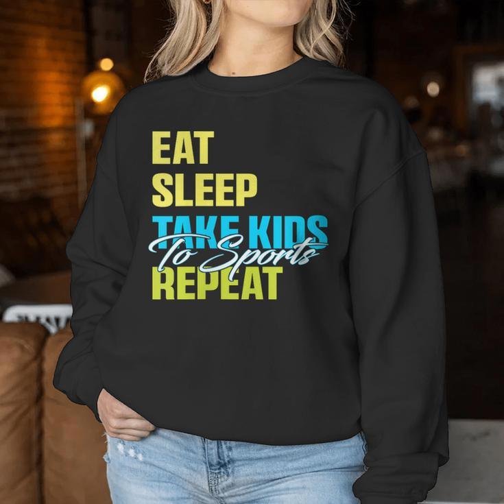 Damen Essen Schlafen Kinder Zum Sport Mitnehmen Lustige Sportarten Wiederholen Mama Und Papa Mit-Ausschnitt Sweatshirt Frauen Lustige Geschenke