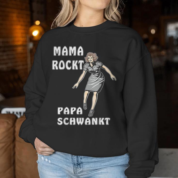 Mama Rockt Papa Schwankt Kind Familie Mama Sweatshirt Frauen Lustige Geschenke