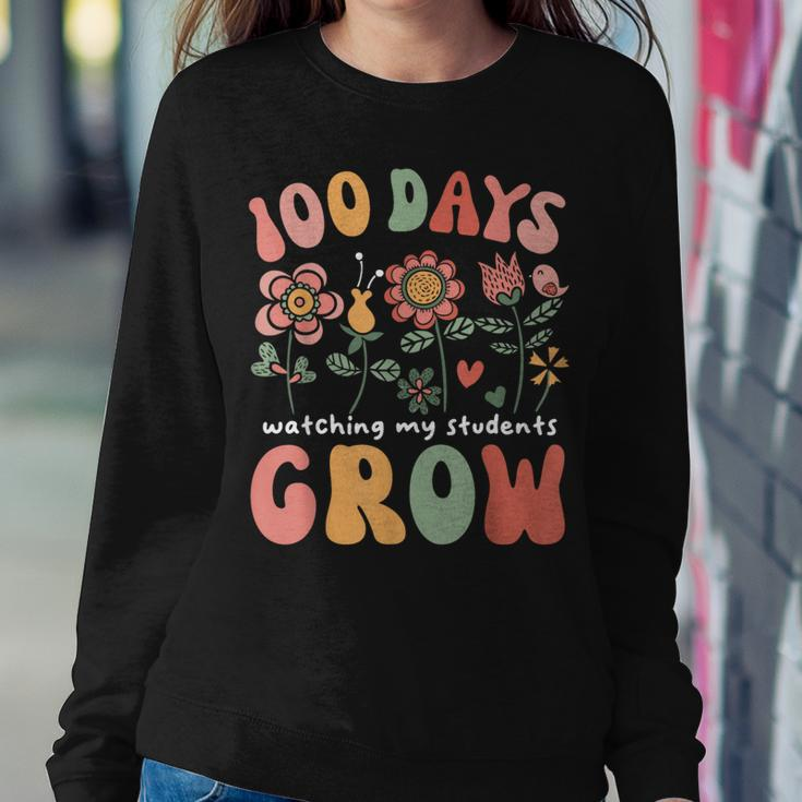Retro Boho Flower Teacher 100 Days Watching My Students Grow Women Sweatshirt Funny Gifts