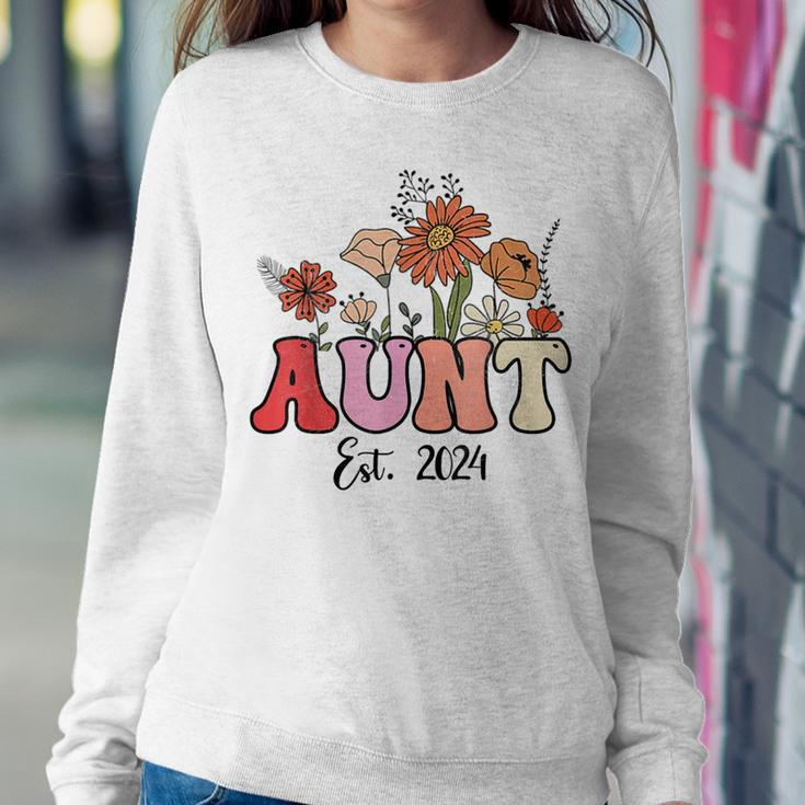 Flowers Groovy Retro Aunt Est 2024 New Aunt Pregnancy Women Sweatshirt Funny Gifts