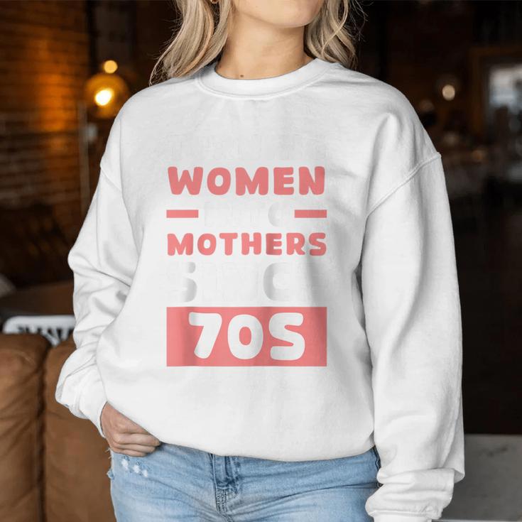 Frauen Zu Müttern Machen Seit Den 70Ern Stolzer Papaatertag Raglan Sweatshirt Frauen Lustige Geschenke