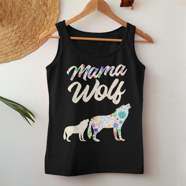 Mama Wolf Floral Wolf Mutter Mit Junges Für Wolf Muttertag Tank Top Frauen Lustige Geschenke