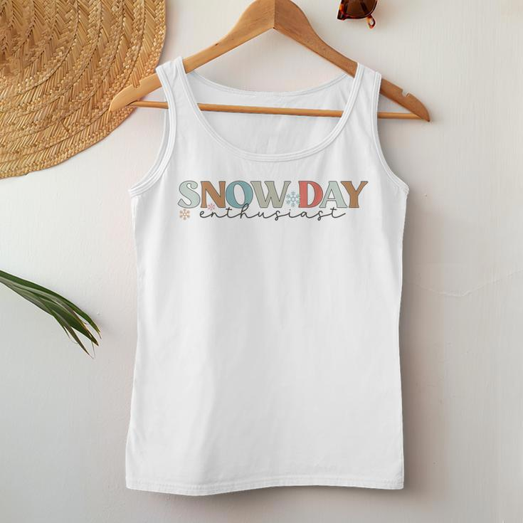 Retro Snow Day Enthusiast Christmas Teacher Winter Holiday Women Tank Top Funny Gifts