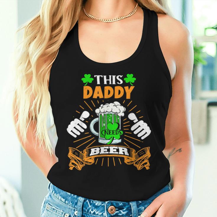 Dieser Papa Braucht Bier Drunken St Patrick's Day Tank Top Frauen Geschenke für Sie