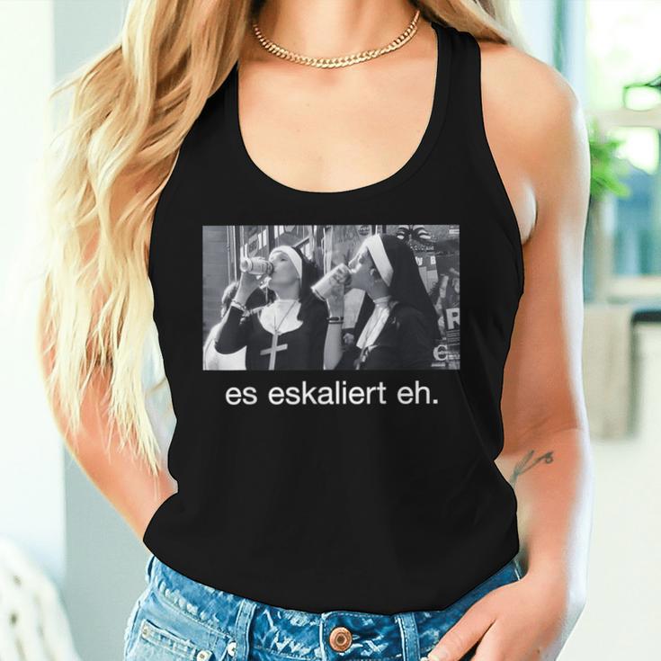 Es Eskaliert Eh X Nonnen Drinking Beer Fun New Bigger Style Tank Top Frauen Geschenke für Sie