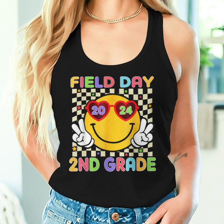 Field Day 2Nd Grade Groovy Fun Day Sunglasses Field Trip Women Tank Top Gifts for Her
