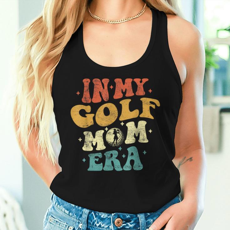 In My Golf Mom Era Lustige Golfliebhaber Mama Papa Groovyintage Tank Top Frauen Geschenke für Sie