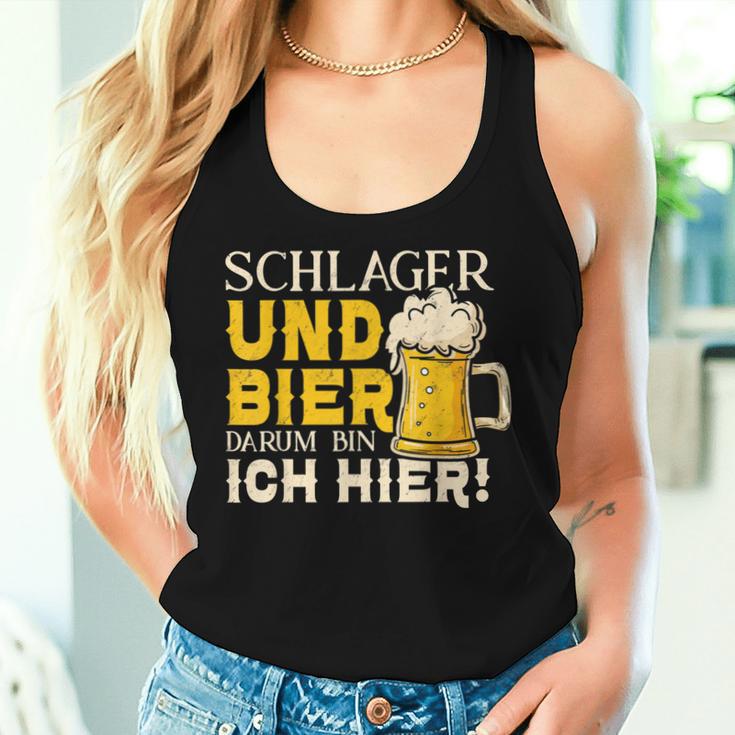 Schlager And Beer Therefore Bin Ich Hier Schlager Party Tank Top Frauen Geschenke für Sie